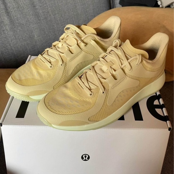Lululemon Running Shoes W - Picture 1 of 4
